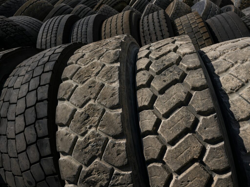 Hidden Risks of Ignoring 11R 22.5 Tires in Mixed-Age Fleets 1 tires
